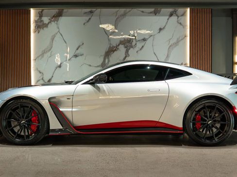 Used 2023 Aston Martin V12 Vantage RWD image 3