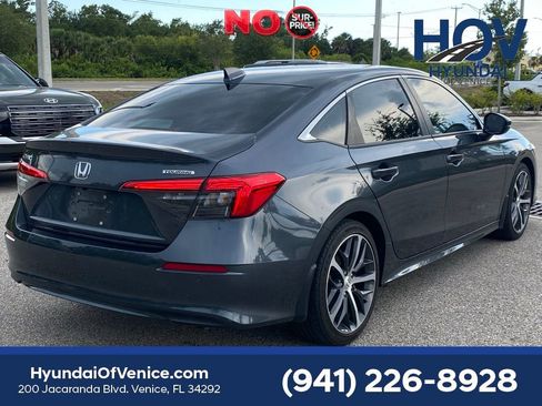 Used 2024 Honda Civic Touring image 6