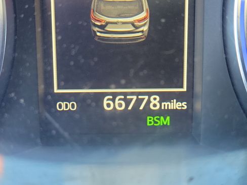 Used 2019 Toyota Highlander XLE image 24