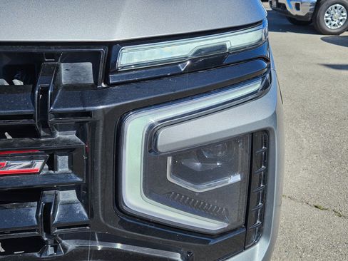 Used 2025 Chevrolet Suburban Z71 AWD/4WD image 10