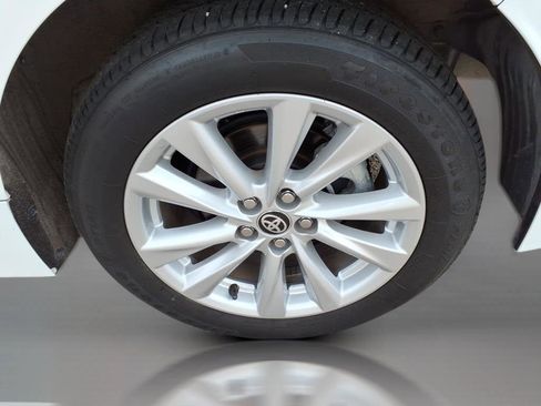 Used 2024 Toyota Corolla LE w/ LE Convenience Package image 7