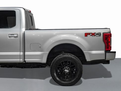 Used 2019 Ford F250 Lariat image 11