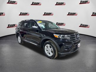 Used 2023 Ford Explorer XLT video 3
