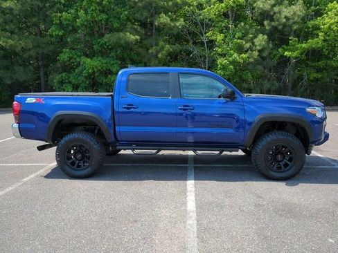Used 2023 Toyota Tacoma SR5 w/ SX Package AWD/4WD image 3