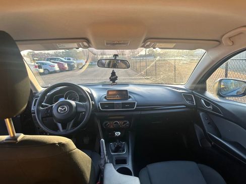 Used 2014 MAZDA MAZDA3 i SV FWD image 7