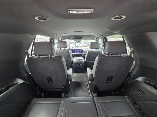 Used 2025 Chevrolet Tahoe Premier AWD/4WD image 15