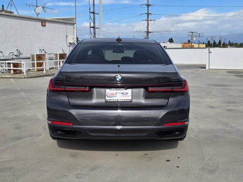 Used 2022 BMW 740i image 5