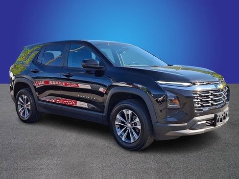 Used 2025 Chevrolet Equinox LT FWD image 3