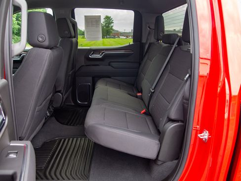 Used 2026 Chevrolet Silverado 1500 LT AWD/4WD image 24