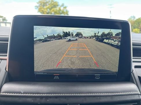 Used 2024 GMC Yukon XL SLT image 34