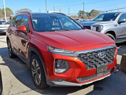 Used 2019 Hyundai Santa Fe FWD image 2