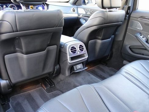 Used 2020 Mercedes-Benz S 450 Sedan image 11