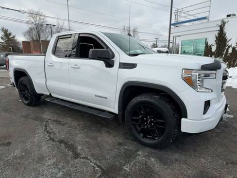 Used 2022 GMC Sierra 1500 Elevation w/ LPO, Elevation Black Package image 2