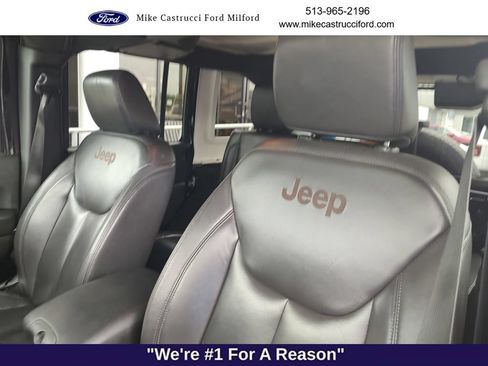 Used 2018 Jeep Wrangler Unlimited Sahara AWD/4WD image 8
