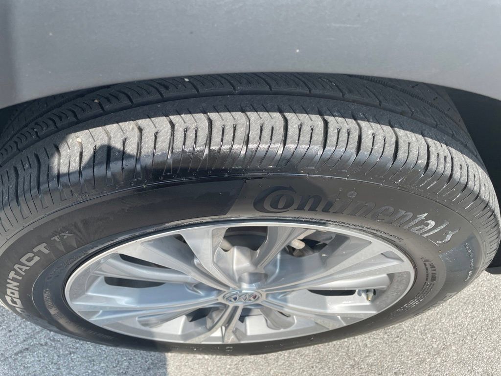 Used 2023 Buick Envision Preferred FWD image 32