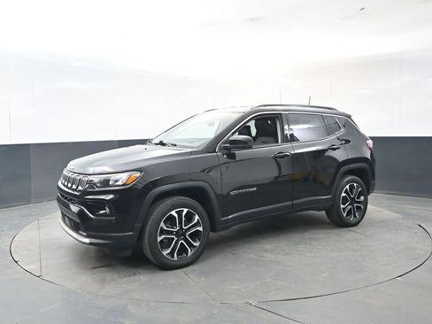 Used 2022 Jeep Compass Limited image 2