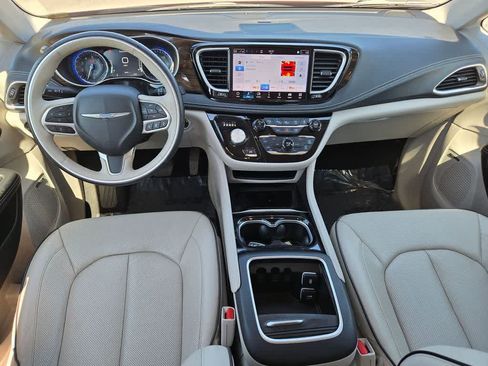 Used 2021 Chrysler Pacifica Limited w/ Premium & Safety Sphere Group AWD/4WD image 9