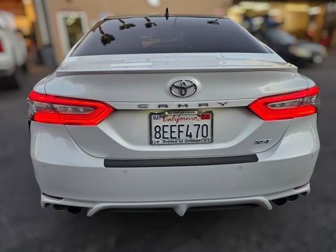 Used 2018 Toyota Camry XSE image 8