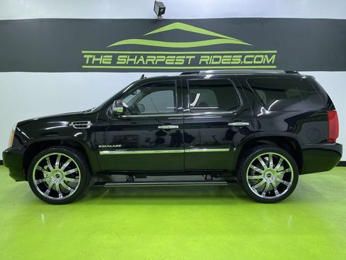Used 2013 Cadillac Escalade Platinum AWD/4WD image 6