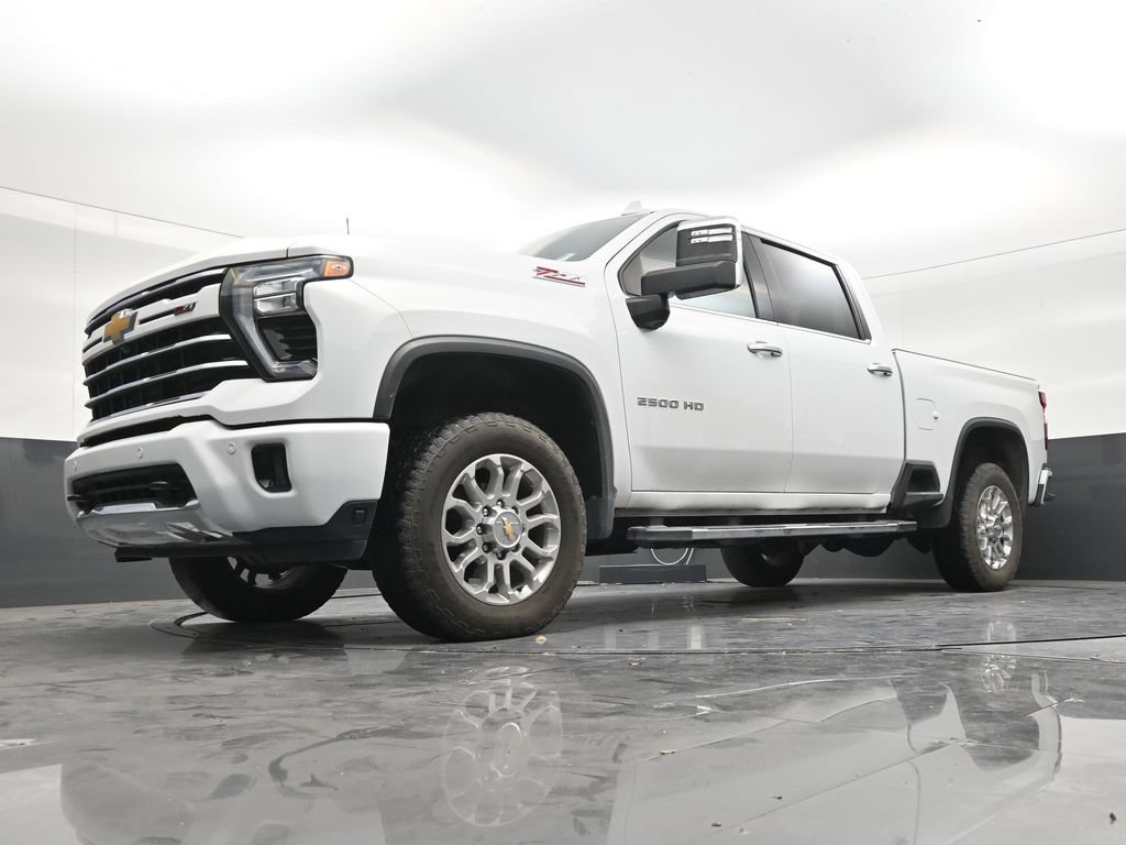 Used 2024 Chevrolet Silverado 2500 LTZ w/ LTZ Plus Package AWD/4WD image 19
