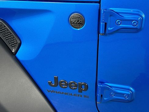 Used 2025 Jeep Wrangler Unlimited Sport AWD/4WD image 27