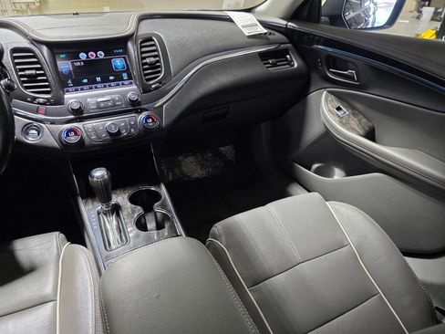 Used 2015 Chevrolet Impala LTZ FWD image 17