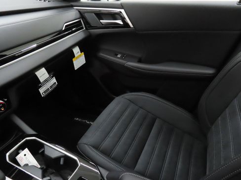 New 2026 Mitsubishi Outlander SE FWD image 19