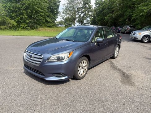 Used 2017 Subaru Legacy 2.5i Premium AWD/4WD image 3