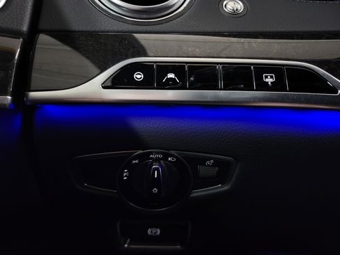 Used 2019 Mercedes-Benz S 560 4MATIC Sedan w/ Premium Package image 11