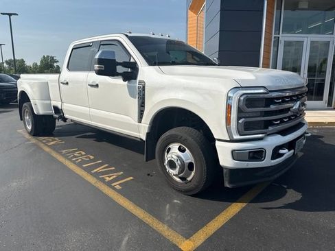 Used 2023 Ford F350 Platinum AWD/4WD image 2
