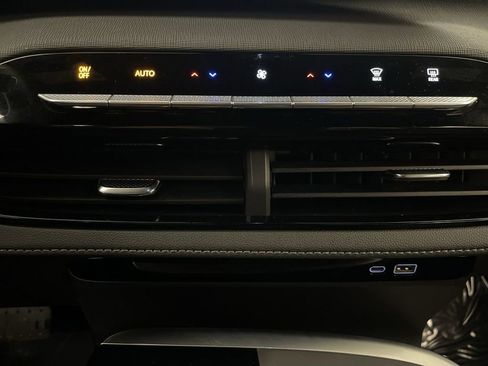 Used 2025 Buick Enclave Sport Touring FWD image 12