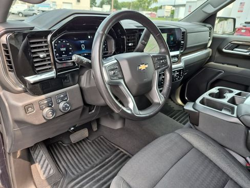 Certified 2022 Chevrolet Silverado 1500 LT AWD/4WD image 10
