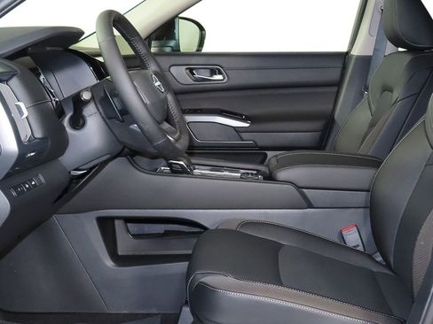 New 2026 Nissan Pathfinder SL AWD/4WD image 11