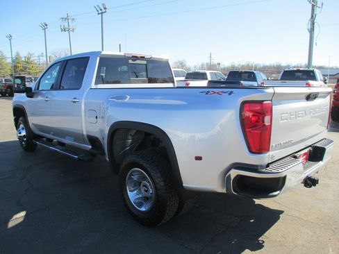 Certified 2022 Chevrolet Silverado 3500 LT w/ Convenience Package image 8