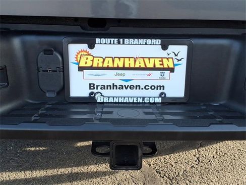 Used 2024 Nissan Frontier SV w/ SV Convenience Package image 12