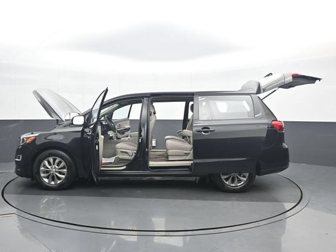 Used 2020 Kia Sedona L FWD image 38