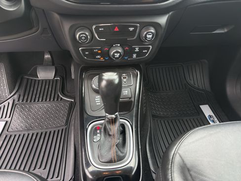 Used 2020 Jeep Compass Limited AWD/4WD image 17