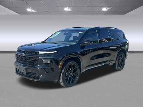 Used 2026 Chevrolet Traverse RS w/ LPO, Floor Liner Package FWD image 7