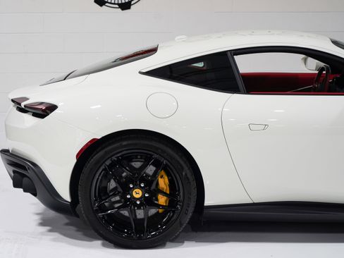 Used 2024 Ferrari Roma RWD image 21