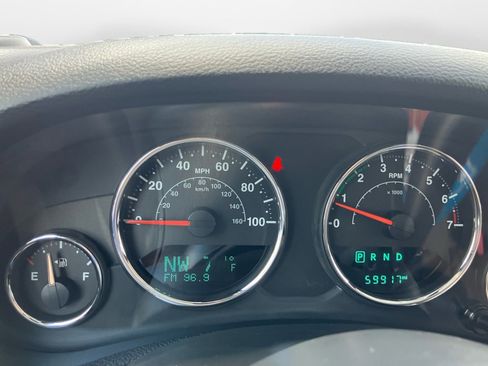 Used 2018 Jeep Wrangler Unlimited Sahara w/ Max Tow Package AWD/4WD image 14