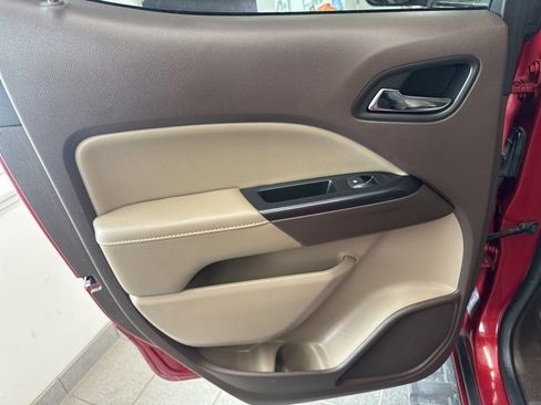 Used 2017 GMC Canyon SLT image 15