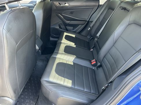Used 2024 Volkswagen Jetta SE w/ Panoramic Sunroof Package FWD image 15