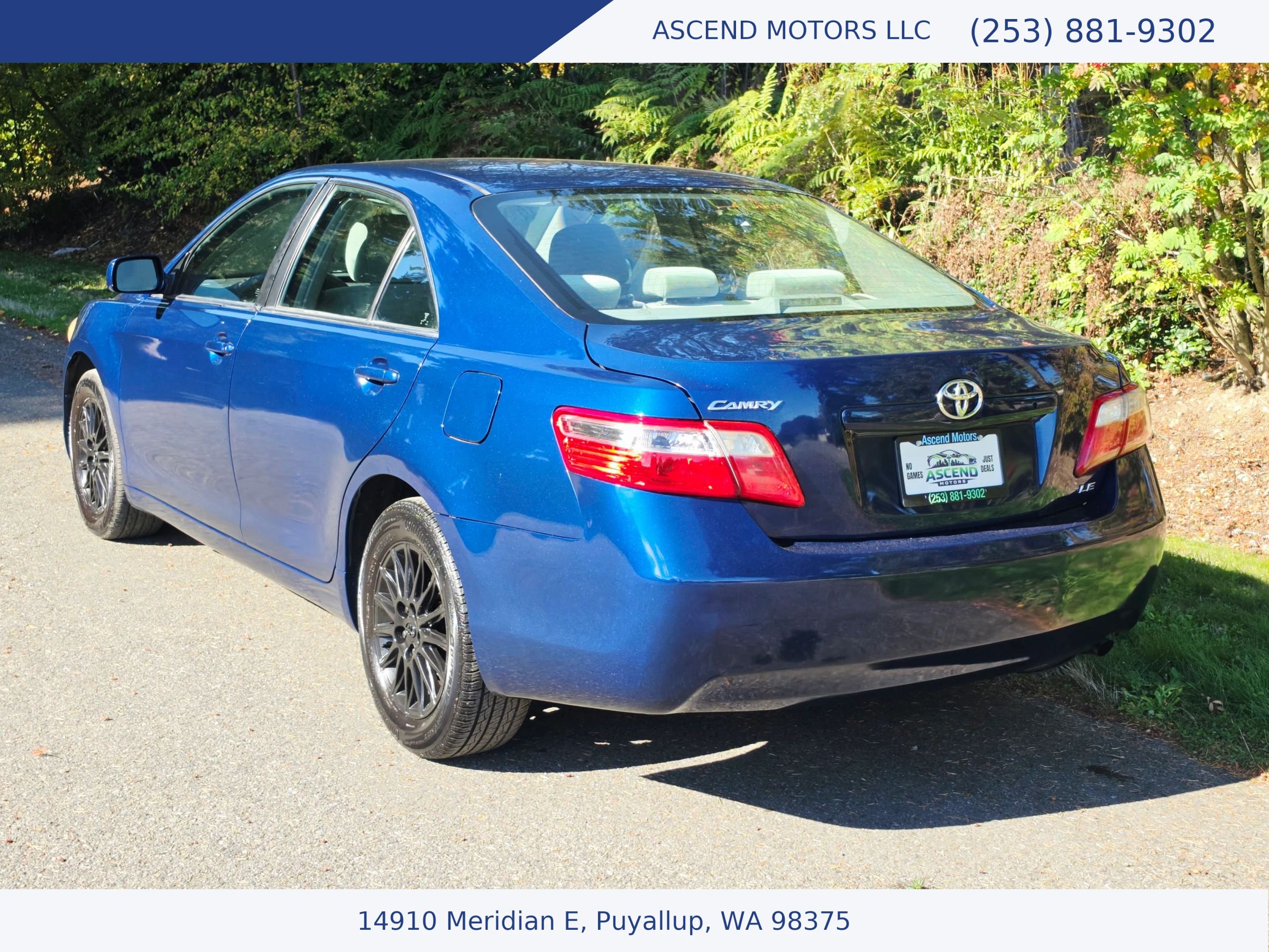 Used 2009 Toyota Camry LE FWD image 3
