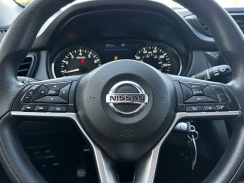 Used 2021 Nissan Rogue Sport S image 24