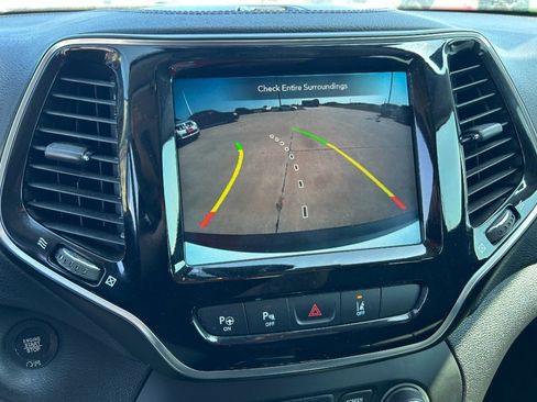 Used 2021 Jeep Cherokee Limited w/ Elite Package image 16