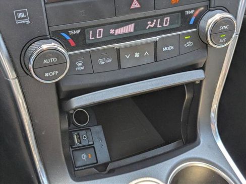 Used 2017 Toyota Camry XSE image 12