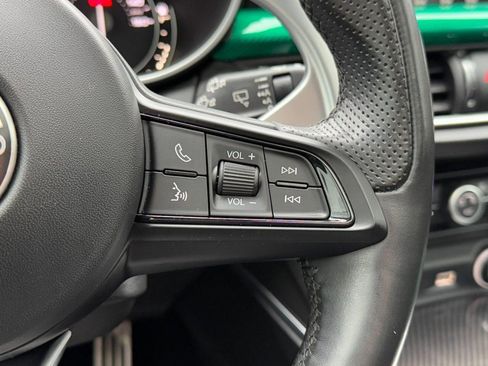 Used 2021 Alfa Romeo Stelvio Ti Sport image 18