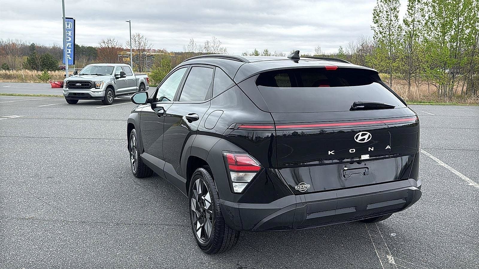 Used 2024 Hyundai Kona SEL FWD image 9
