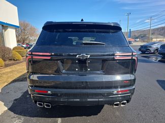 Used 2024 Chevrolet Traverse RS w/ LPO, Floor Liner Package video 4