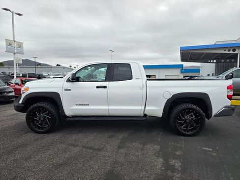 Used 2017 Toyota Tundra SR5 RWD image 12